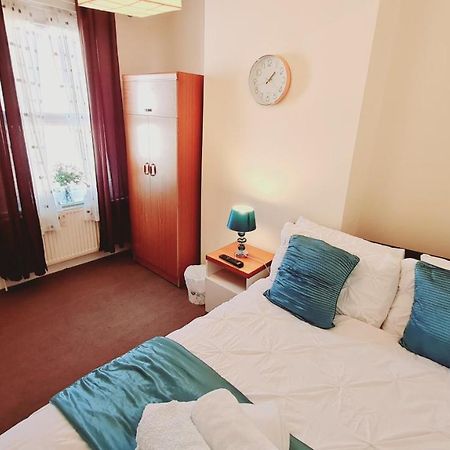 Cedar Villa - Perfect For Longer Stays Chatham  Extérieur photo