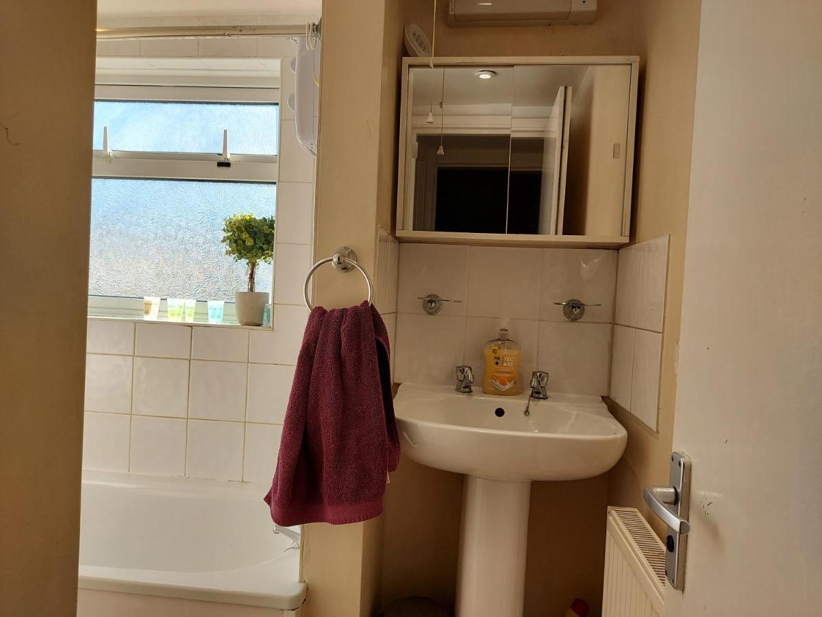 Cedar Villa - Perfect For Longer Stays Chatham  Extérieur photo